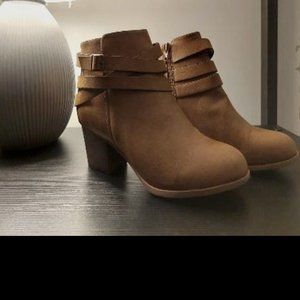 No Parking Tab Bootie